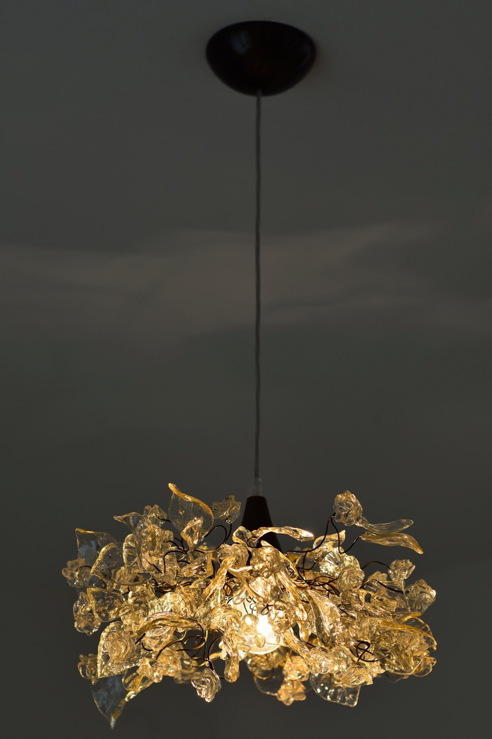 Floral Chandelier with Natural Leaves: Bedroom Lighting