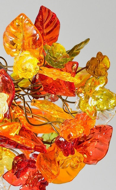 Floral Chandelier: Resin Flowers & Leaves, Warm Color Lighting